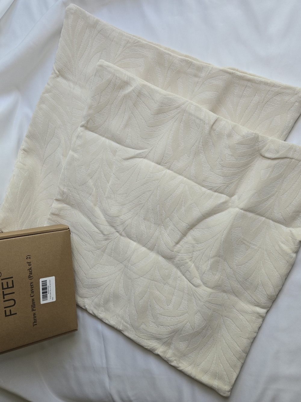 Set of 2 Cream Chenille 20x20 Pillow Covers Zipper Leaf Pattern Brand New Futei